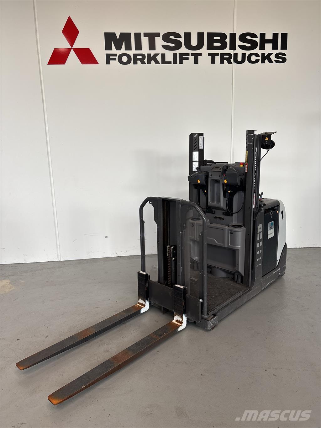 UniCarriers EPL100 Commissionatore basso livello