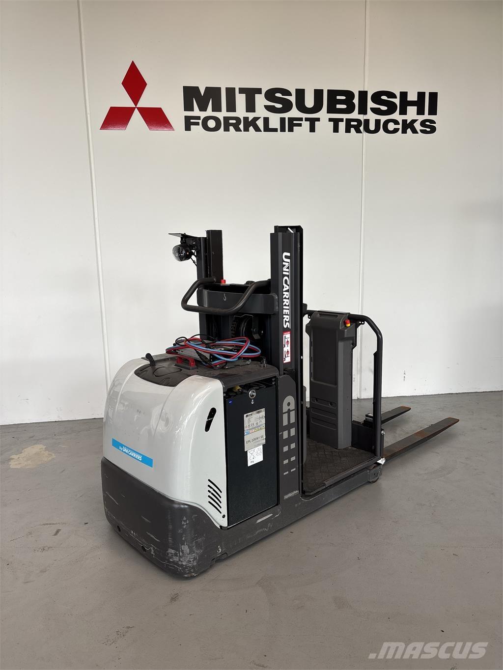 UniCarriers EPL100 Commissionatore basso livello