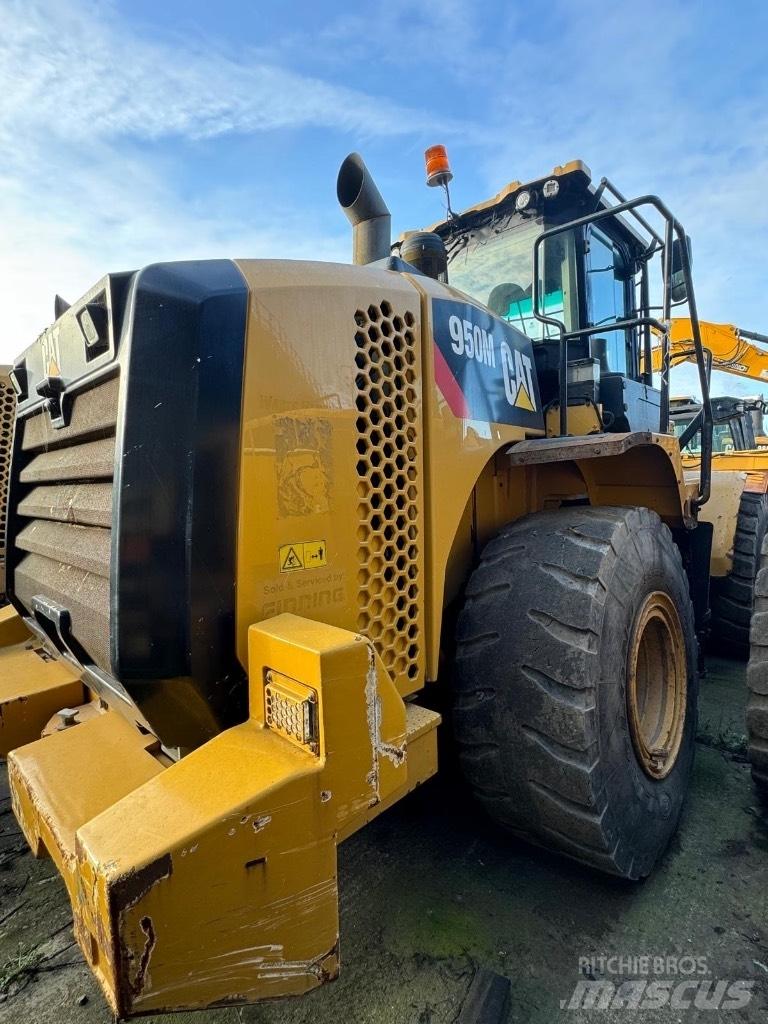 CAT 950M Pale gommate