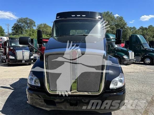 Kenworth T680 Motrici e Trattori Stradali