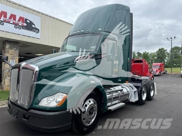 Kenworth T680 Motrici e Trattori Stradali