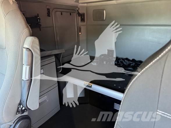 Kenworth T680 Motrici e Trattori Stradali