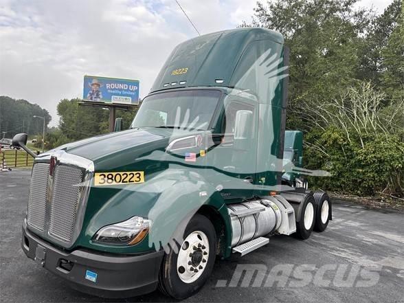 Kenworth T680 Motrici e Trattori Stradali