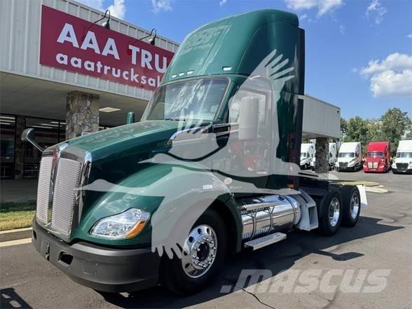 Kenworth T680 Motrici e Trattori Stradali