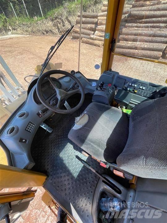 Volvo L50D Pale gommate