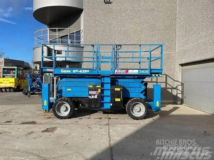 Genie GS4390RT Piattaforme a pantografo