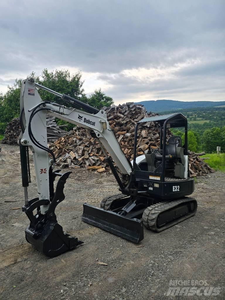 Bobcat E 32 Miniescavatori
