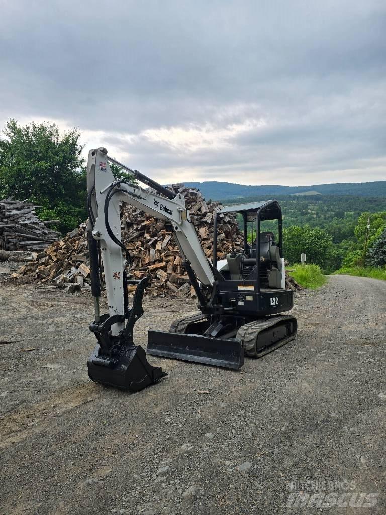 Bobcat E 32 Miniescavatori