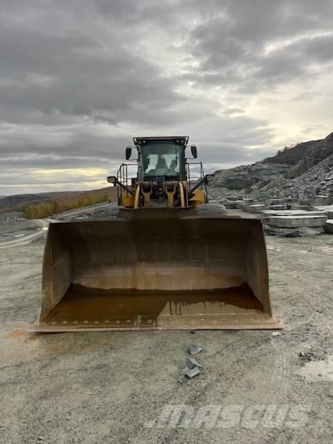 CAT 980M Pale gommate