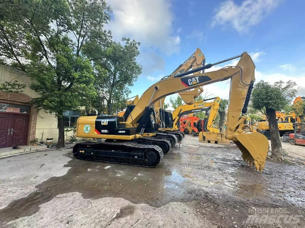 CAT 323 D Escavatori cingolati