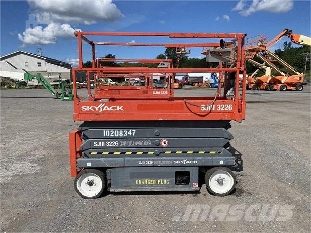 SkyJack SJ III 3226 Piattaforme a pantografo