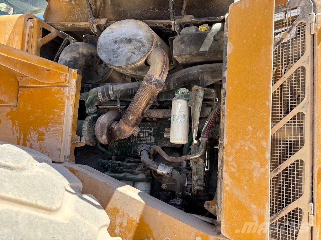Volvo L 220 E Pale gommate