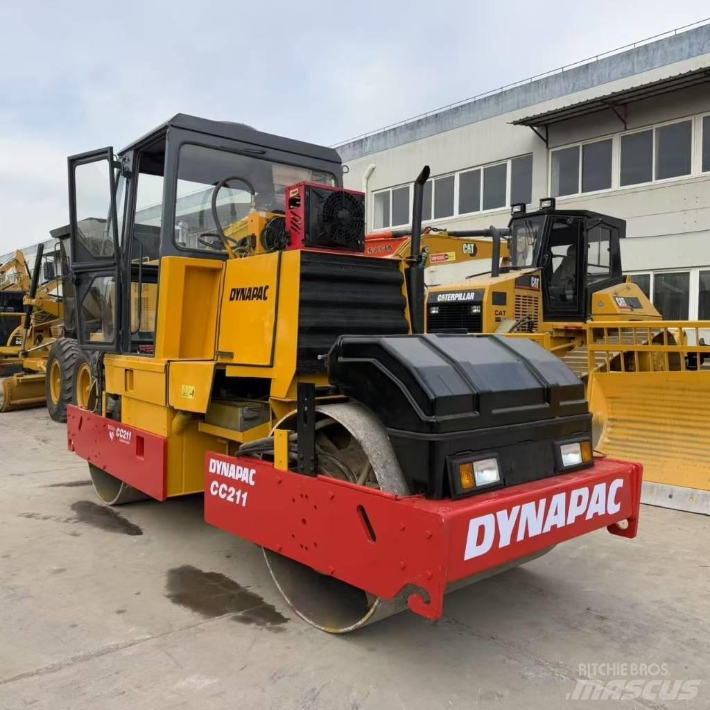 Dynapac CC 211 Rulli a doppio tamburo