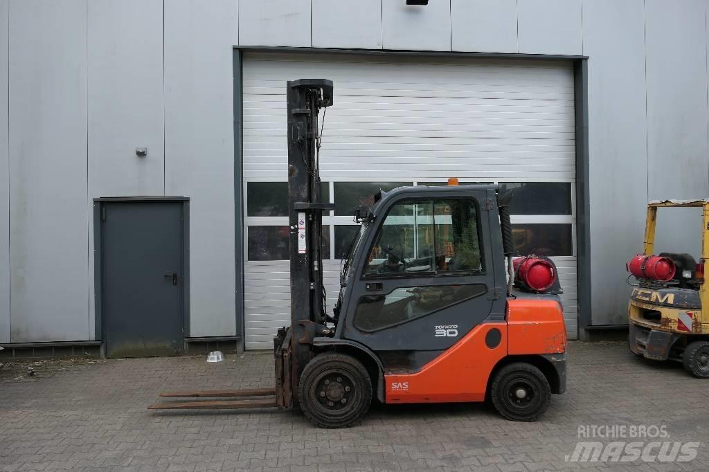 Toyota 02-8 FGF 30 Carrelli elevatori GPL