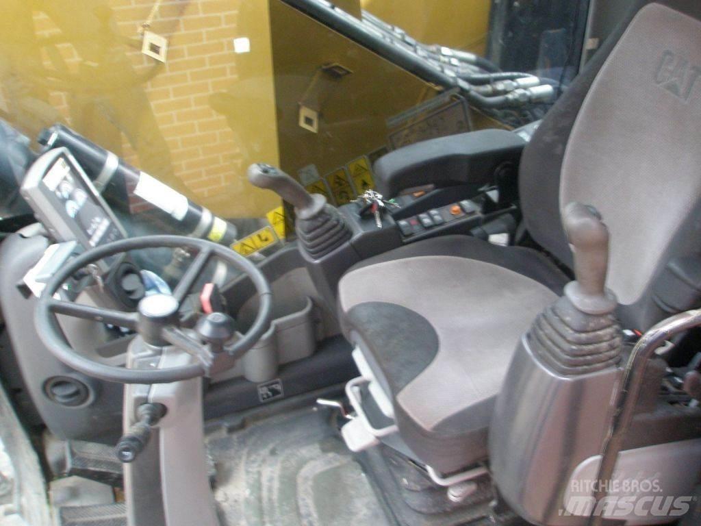 CAT M318D Escavatori gommati