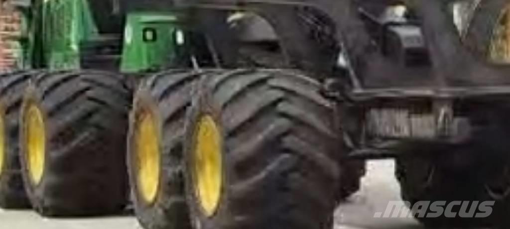 John Deere 1110 E Forwarder