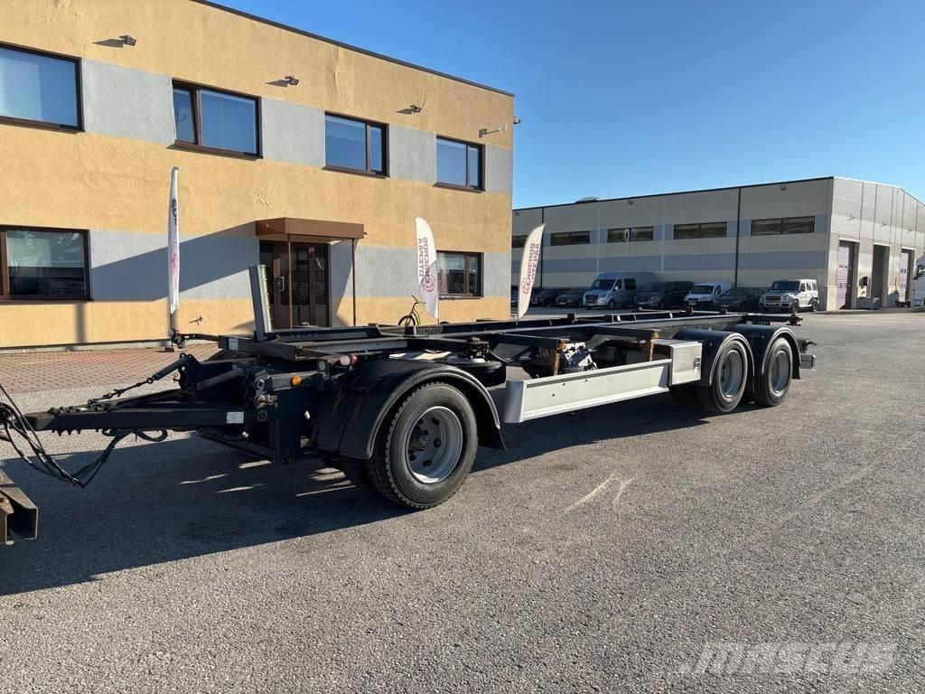 Fliegl 3-AXLE BDF Rimorchi portacontainer