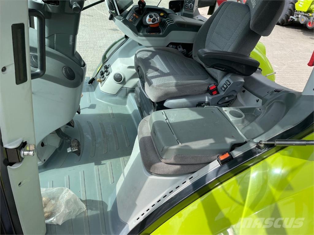 CLAAS Axion 810 CM Trattori