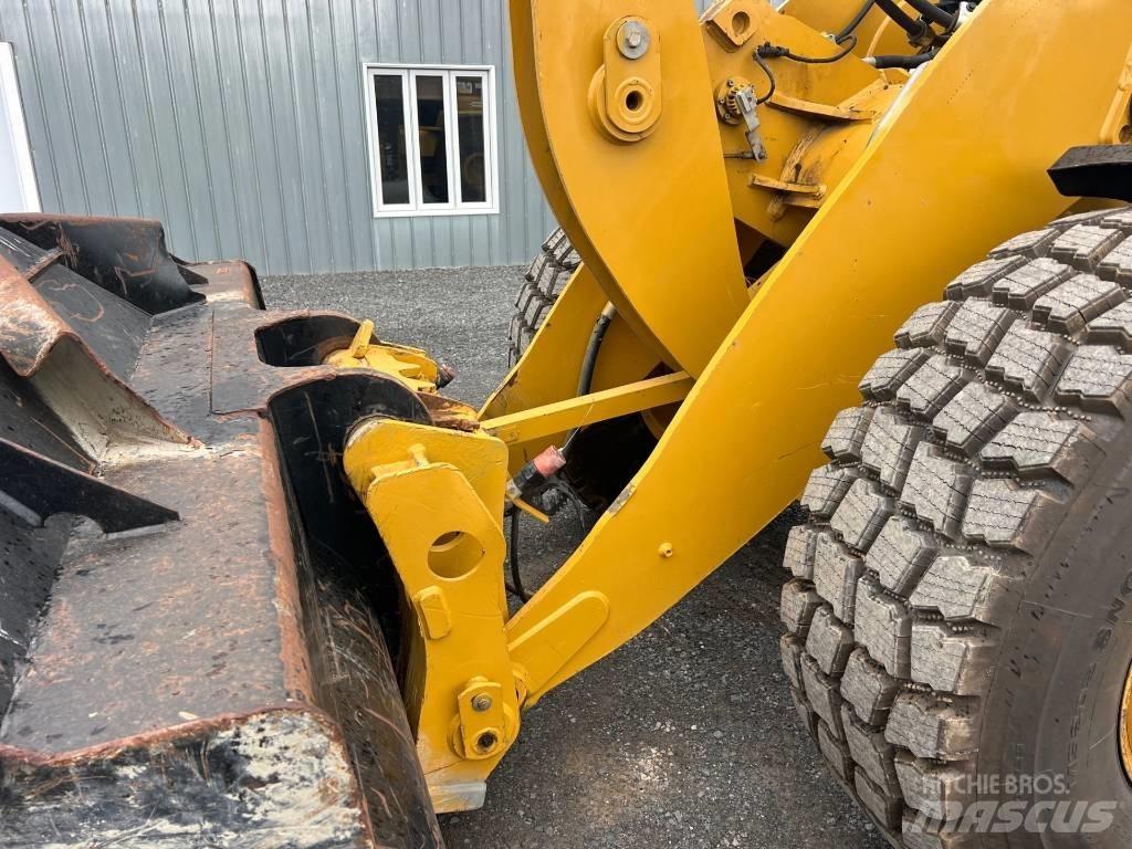 CAT 926 M Pale gommate