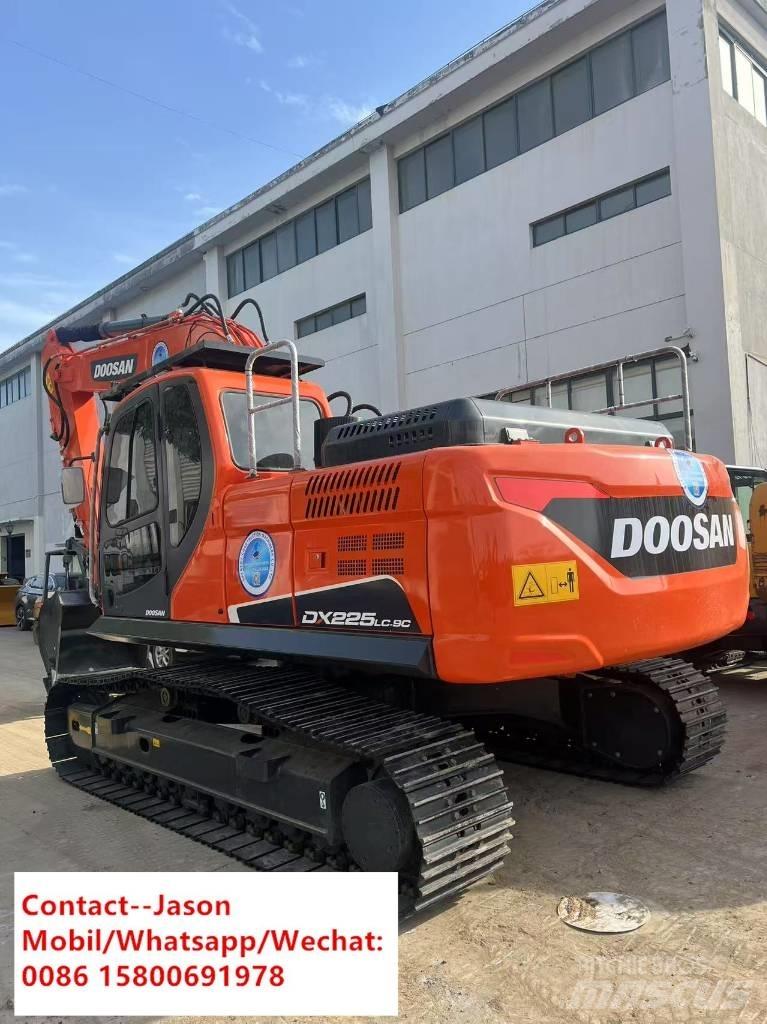 Doosan DX 225 LC Escavatori cingolati