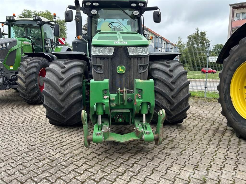 John Deere 8335R Trattori