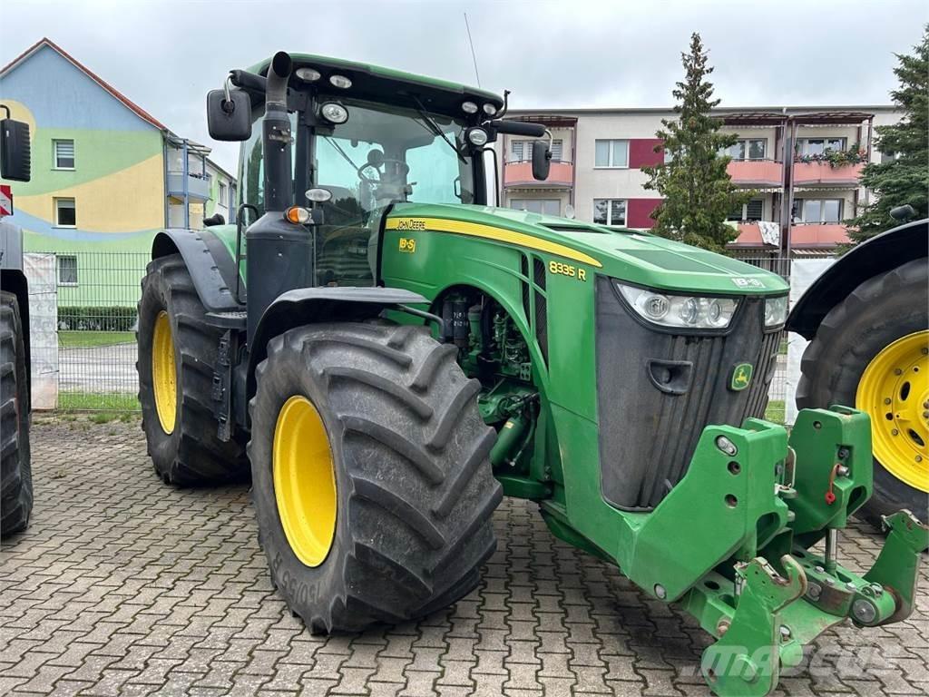 John Deere 8335R Trattori