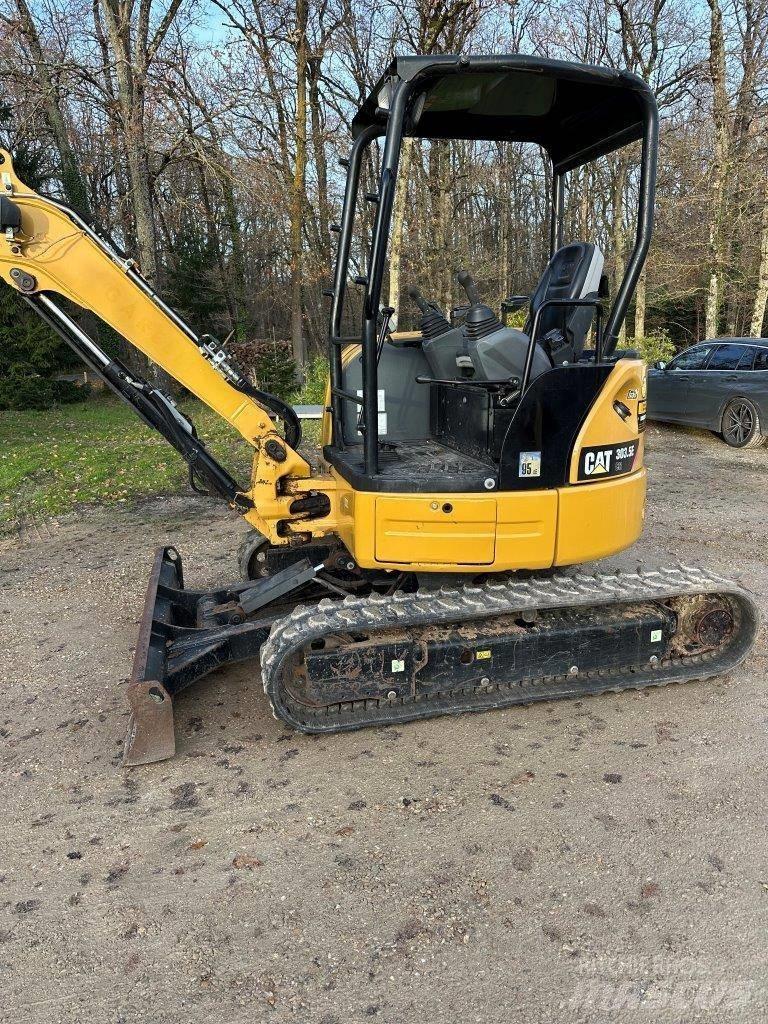 CAT 303.5 E CR Miniescavatori