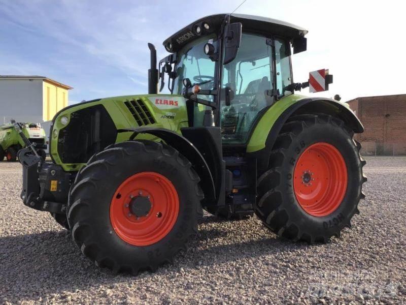 CLAAS ARION 530 Trattori