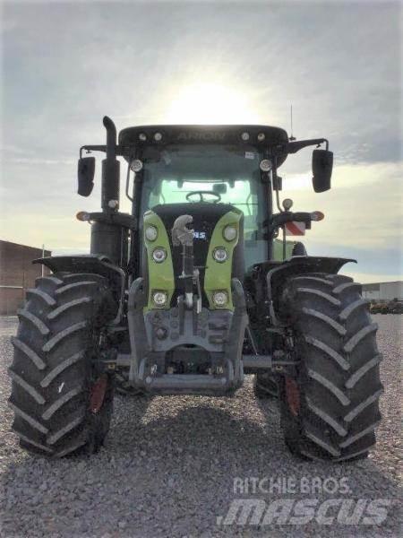 CLAAS ARION 530 Trattori