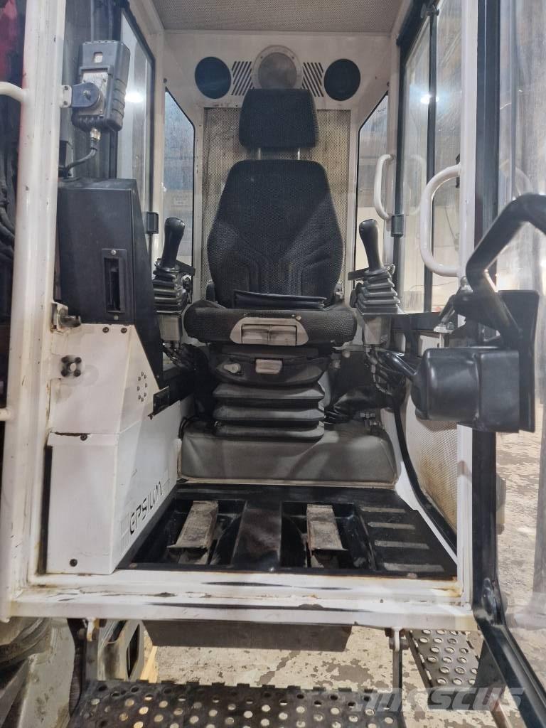 Epsilon M 12 L 97 Gru per legname