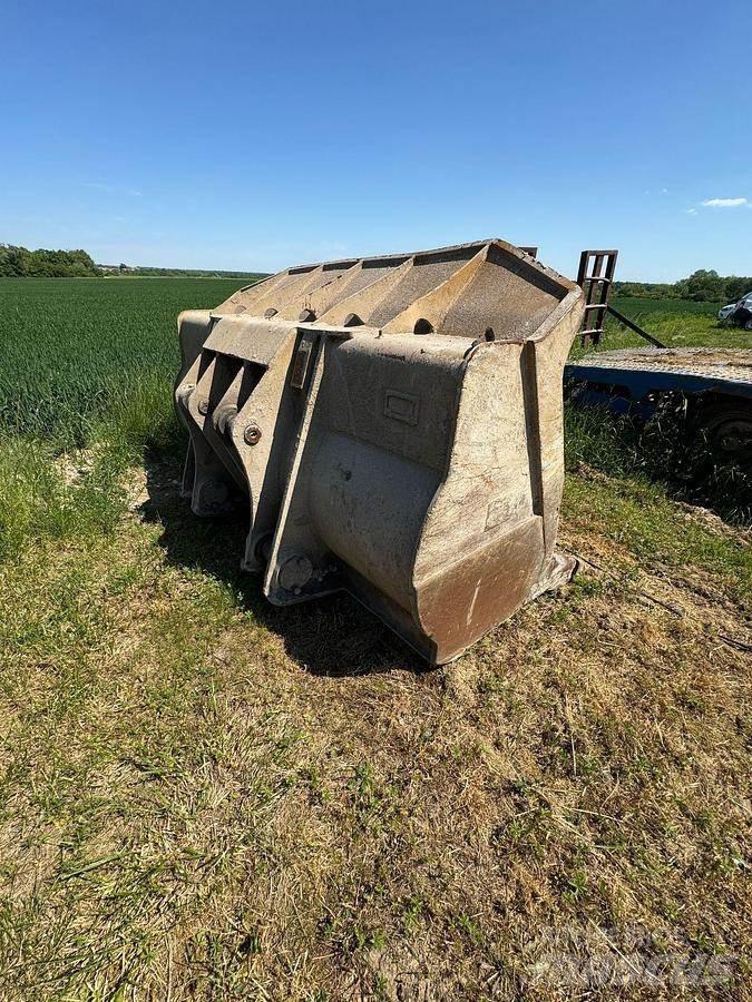 CAT 973C Benne