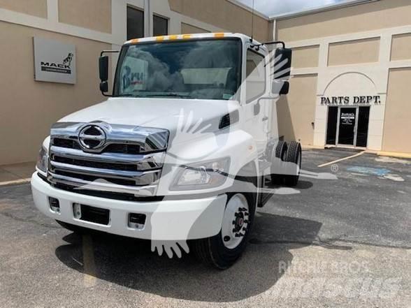 Hino L7 Camion ribaltabili