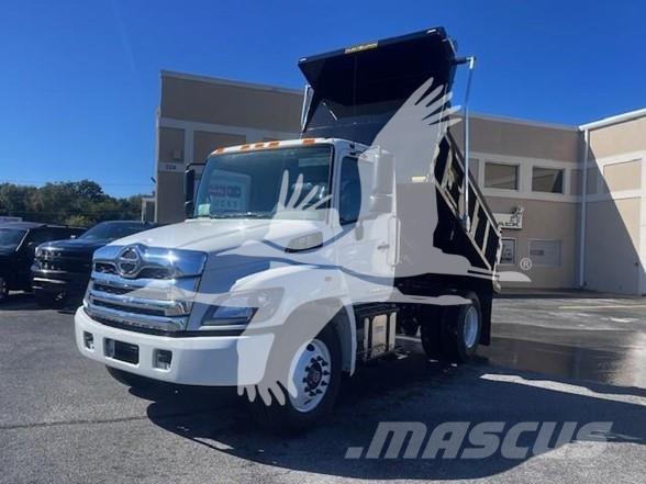 Hino L7 Camion ribaltabili