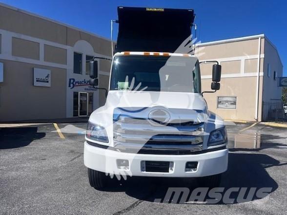 Hino L7 Camion ribaltabili