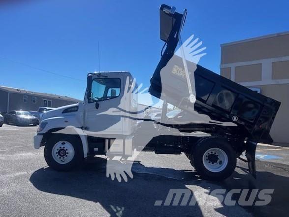 Hino L7 Camion ribaltabili