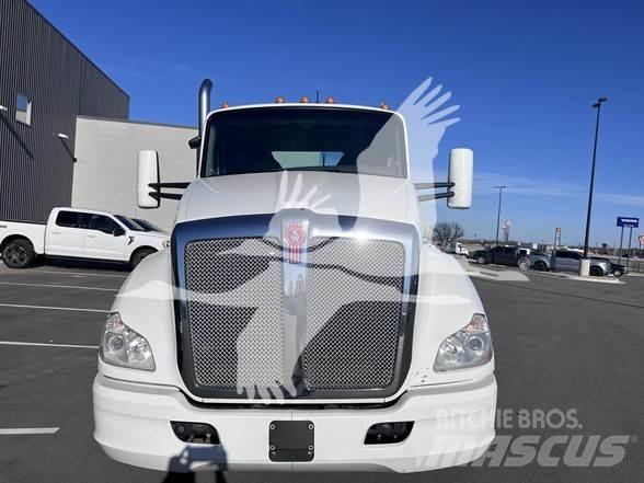Kenworth T680 Motrici e Trattori Stradali