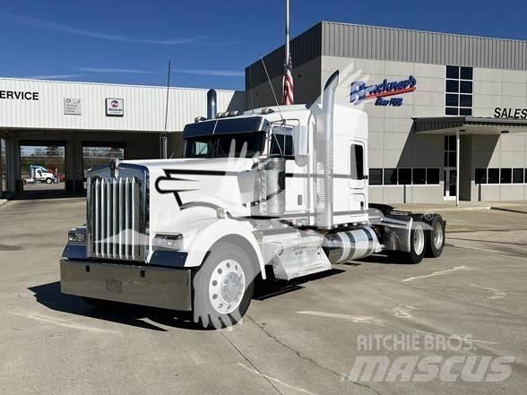 Kenworth W900 Motrici e Trattori Stradali
