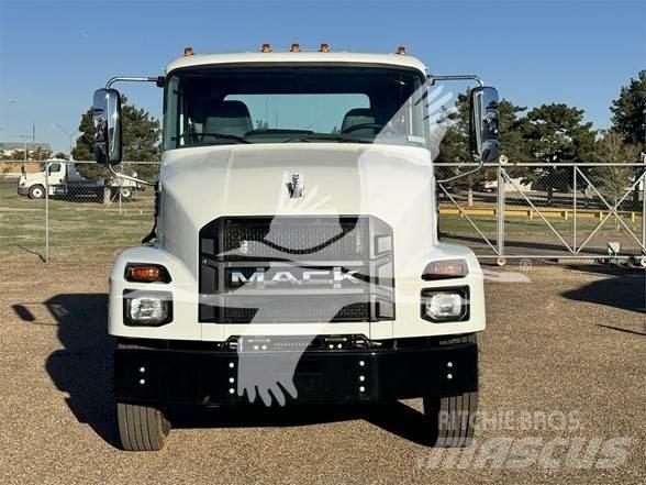 Mack MD6 Autocabinati