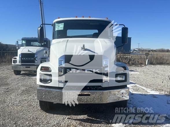 Mack MD6 Autocabinati