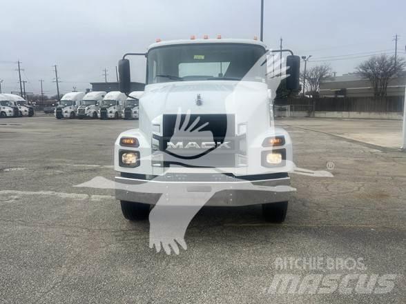 Mack MD6 Autocabinati