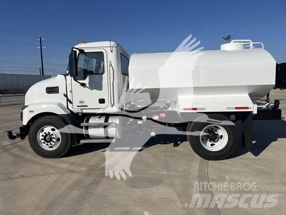Mack MD6 Cisterna