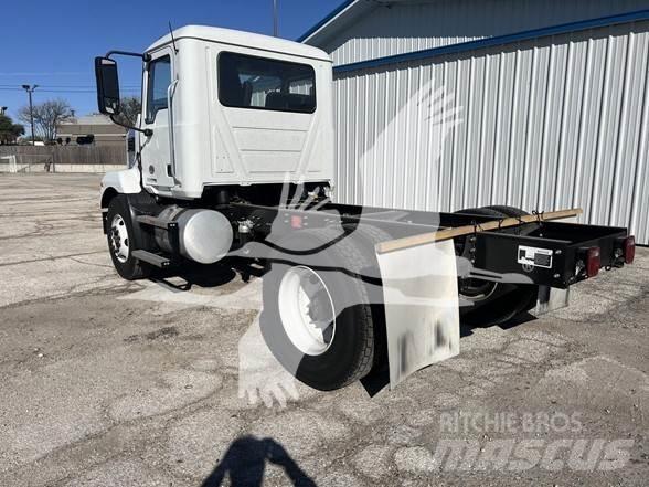 Mack MD6 Autocabinati