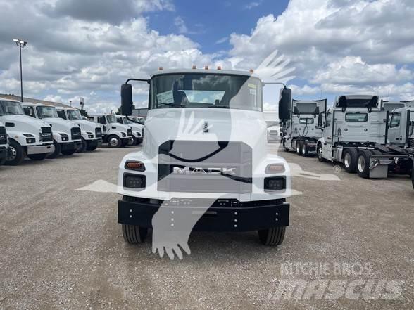 Mack MD6 Autocabinati