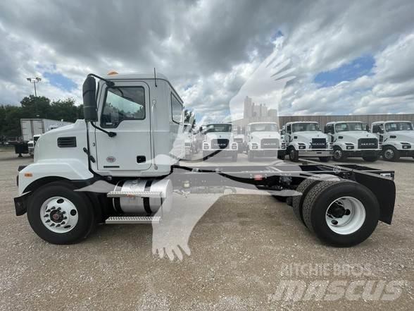 Mack MD6 Autocabinati