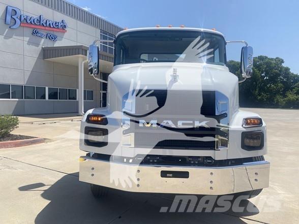 Mack MD6 Autocabinati