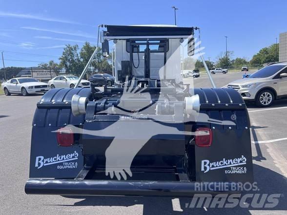 Mack MD7 Costruzioni - Altro