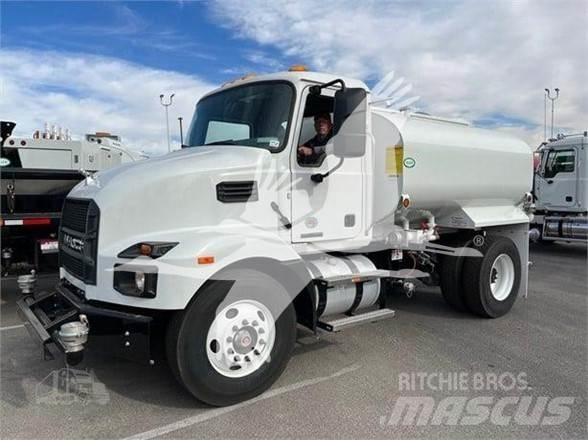 Mack MD7 Cisterna