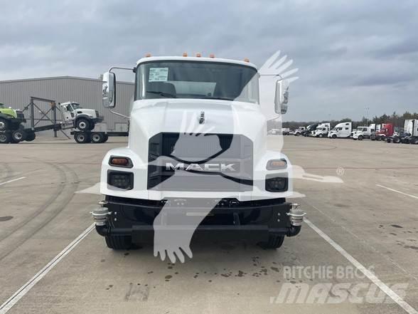 Mack MD7 Cisterna