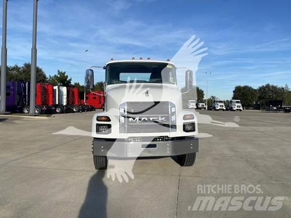 Mack MD7 Autocabinati