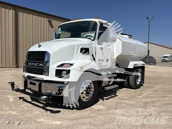 Mack MD7 Cisterna